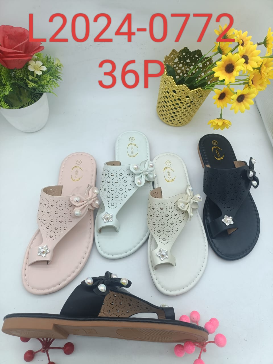 Female Flat sandals